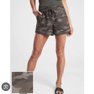 EUC Athleta Camo Farallon Shorts Size 2